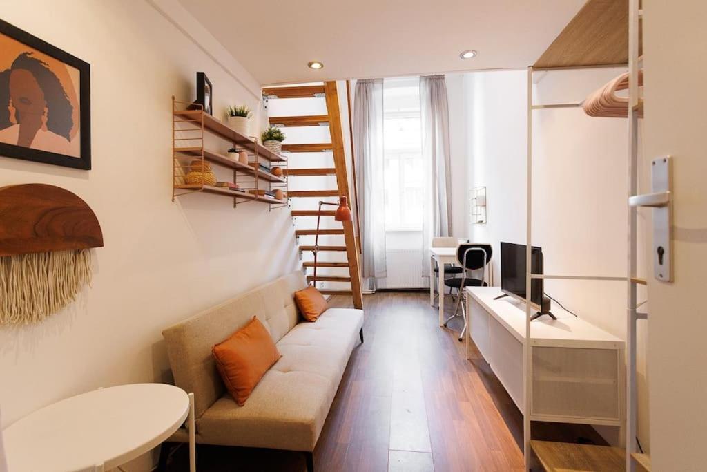 Urban Capsule - Near Mariahilfer Strasse Apartment Wien